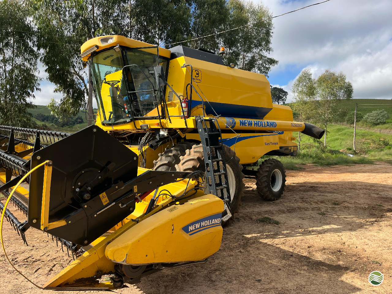 COLHEITADEIRA NEW HOLLAND TC 5090 Machine Tratores LAVRAS MINAS GERAIS MG